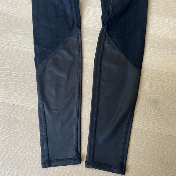 Alo Vitality Leggings Lively Lace Black size xs - Picture 10 of 13